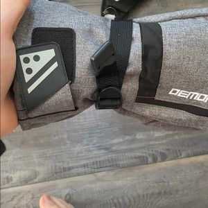 Demon snowboarding gloves size small